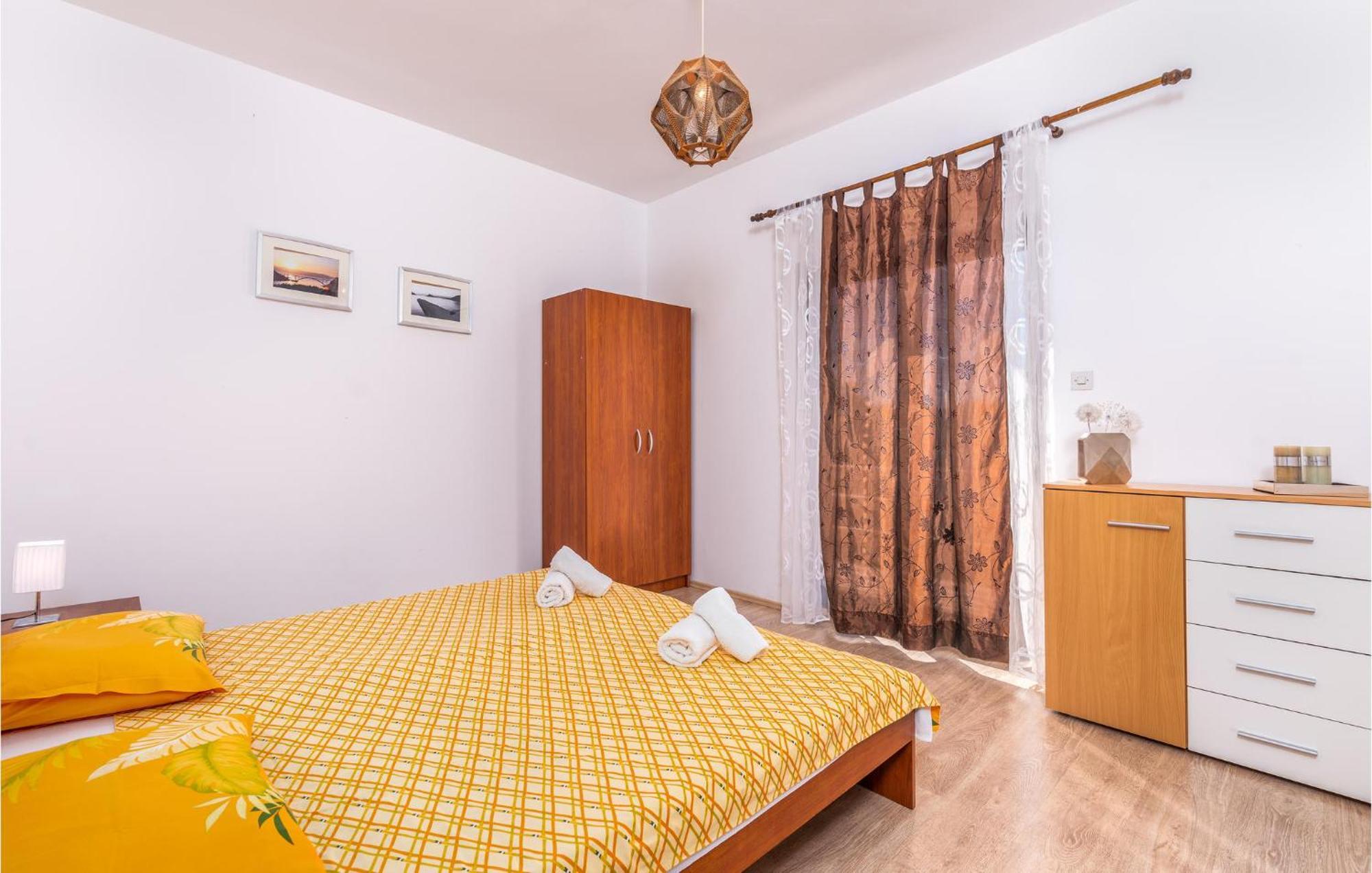 Gorgeous Apartment In Krk With Kitchen Krk Town Esterno foto