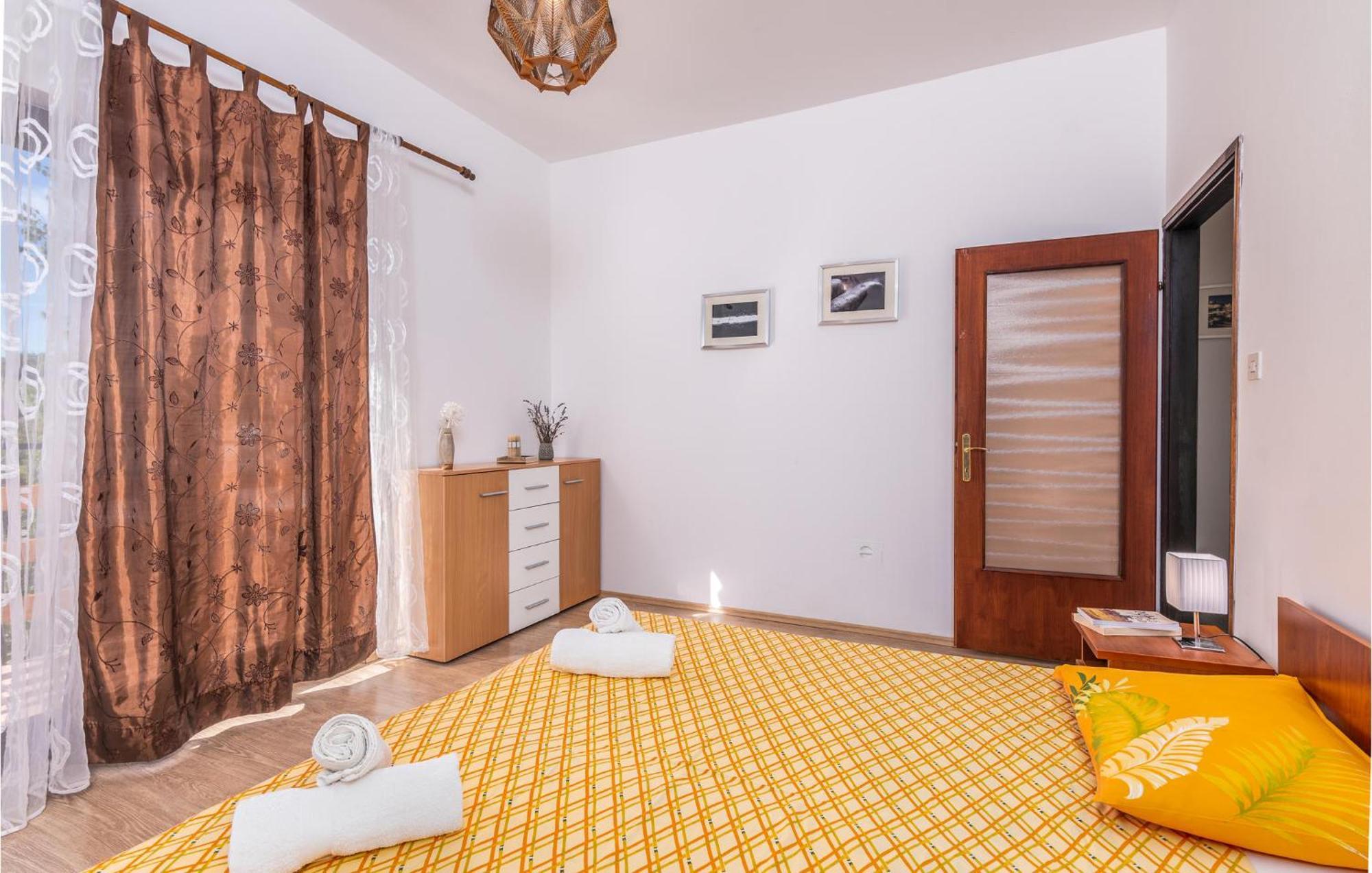 Gorgeous Apartment In Krk With Kitchen Krk Town Esterno foto